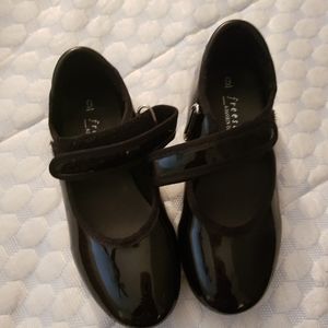 Danskin freestly tap shoes